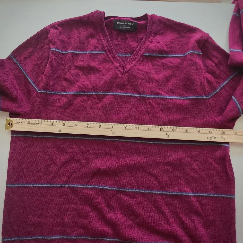 Banana Republic V-Neck Men's Sweater Burgundy 100% Merino Wool Autumn Fall Work